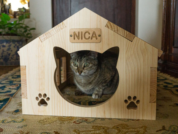 Casa para gato com nome personalizado - Image 3