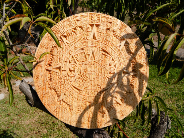 Calendário Azteca em madeira natural - Image 5