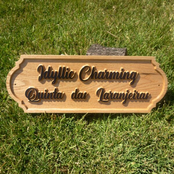 Placa personalizada em madeira de carvalho para exterior - Image 2